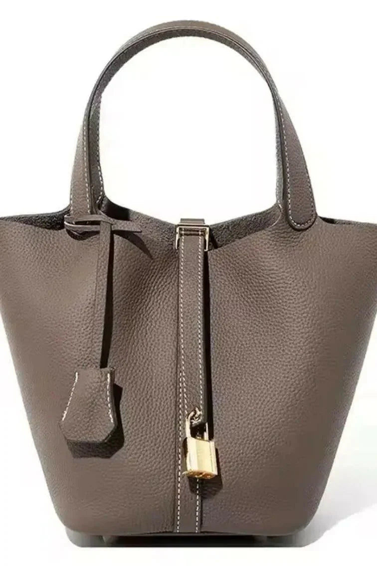 Luxe Bucket Bag mit Schlossdetail